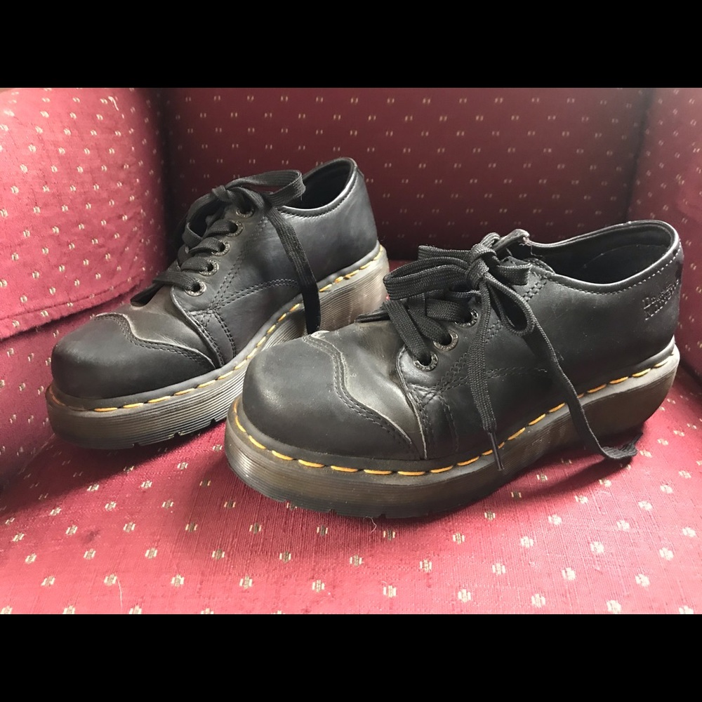 Ladies Size 6 Dr. Martens, fits size 6.5-7